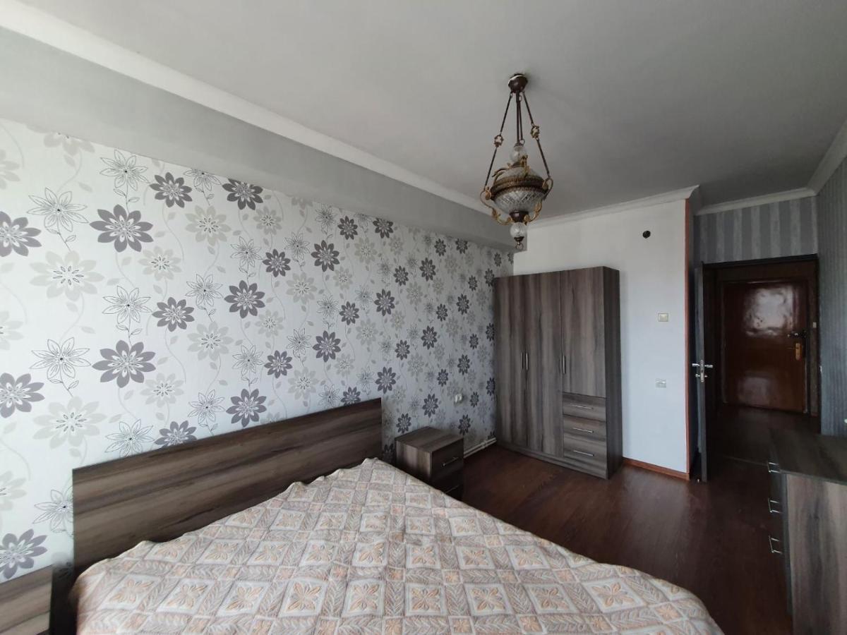Apartment In Yerevan On Amiryan Street Exterior foto